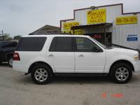 2009 Ford Expedition XLT with 3rd row seating CONROE - Image 3