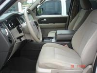 2009 Ford Expedition XLT with 3rd row seating CONROE - Image 7