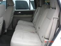 2009 Ford Expedition XLT with 3rd row seating CONROE - Image 8