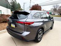 2021 TOYOTA HIGHLANDER XLE PREMIUM HYBRID WITH 3rd ROW SEAT LUXURY SU PHILADELPHIA - Image 4