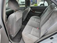 2005 Toyota Corolla CE 4dr Sedan Sedan Roberto's Auto Sales - Image 10