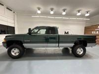 2001 Dodge Ram 2500 Laramie 4X4 6-SPEED MANUAL / 5.9L CUMMINS DIESEL 2500 + MM Investment Cars-Gladstone / WE SHIP NATIONWIDE - Image 4