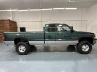 2001 Dodge Ram 2500 Laramie 4X4 6-SPEED MANUAL / 5.9L CUMMINS DIESEL 2500 + MM Investment Cars-Gladstone / WE SHIP NATIONWIDE - Image 5