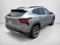 2025 Chevrolet Trax LT Chevy SUV AUTONATION Call (281) 801-8046 to confirm availability - April 21st - Image 6