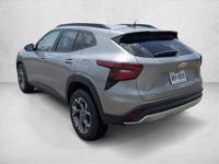 2025 Chevrolet Trax LT Chevy SUV AUTONATION Call (281) 801-8046 to confirm availability - April 21st - Image 8