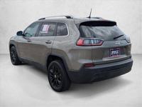 2019 Jeep Cherokee Latitude Plus SUV AUTONATION Call (281) 769-3280 to confirm availability - April 21st - Image 8