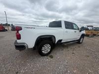 2021 Chevrolet Silverado 2500HD LT Diesel 4x4 Crew Cab Short Bed Pick S Manning Rd El Reno, Ok / N.E.Corner of I-40 & Manning - Image 8