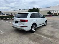 2017 Audi Q7 Premium Quattro - Clean Title - Financing Available Houston - Image 4
