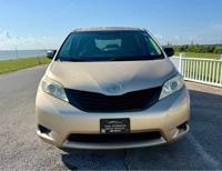 2011 Toyota Sienna BASE LA MARQUE TX - Image 4