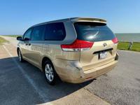 2011 Toyota Sienna BASE LA MARQUE TX - Image 8