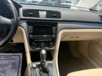 2015 Volkswagen Passat Limited east valley - Image 9