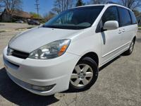 2004 TOYOTA SIENNA ZION ILLINOIS