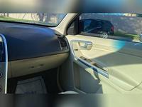 2013 Volvo XC60 4dr 3.2L - Image 10