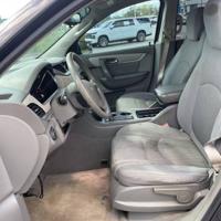 2013 Chevrolet Traverse - FINANCING AVAILABLE! - Dealmaker Auto Sales DEALMAKER AUTO SALES - - Image 5