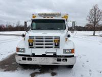 2001 International 4700 (Mechanic's Truck/Maintenance) WI/IL Border - Image 3