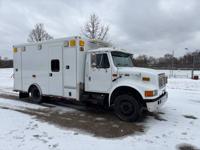 2001 International 4700 (Mechanic's Truck/Maintenance) WI/IL Border - Image 9