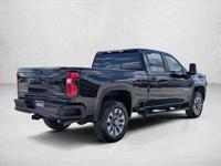 2022 Chevrolet Silverado 2500HD Custom Chevy Truck Crew cab AUTONATION Call (904) 637-7794 to confirm availability - April 23rd - Image 6