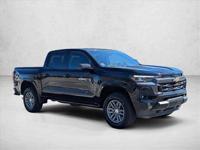 2025 Chevrolet Colorado LT 4x4 4WD Chevy Truck Crew cab AUTONATION Call (904) 637-7794 to confirm availability - April 23rd - Image 4