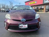 2013 Toyota Prius Three Hatchback - Extra clean! Oak Forest - Image 3