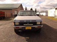 92 Nissan Regular Cab PERFECT HONEY DO TRUCK! CASH ONLY! DRIVES GREAT! AFFORDABLE CARS! TRUCKS! AND SUVS! - Image 3