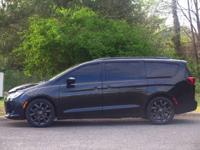 2019 Chrysler Pacifica Touring Plus 4dr Mini Van East Brunswick, NJ - Image 3