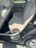 2011 Subaru Impreza base AWD * Very safe and reliable * Gas saver - Image 9