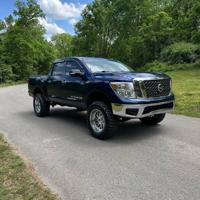 2018 Nissan Titan Sv - Image 4