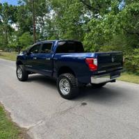 2018 Nissan Titan Sv - Image 9