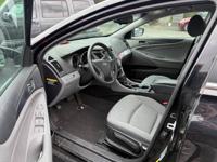 2014 Hyundai Sonata Hybrid Electric Base 4dr Sedan Sedan Universal Auto Sales - Image 6