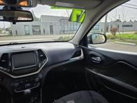 2017 Jeep Cherokee SUV 75th Anniversary Edition *Ltd Avail* Wagon . Wilkins Auto Center - Image 9