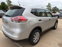 2016 Nissan Rogue S 4D SUV Edmond @ Legacy Auto - Image 9