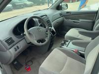 2008 Toyota Sienna 8-Passenger Minivan! Edmond @ Legacy Auto - Image 8