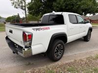 2022 Toyota Tacoma TRD Off-Road 4x4 Norman - Image 6