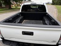 2022 Toyota Tacoma TRD Off-Road 4x4 Norman - Image 8