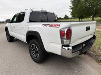 2022 Toyota Tacoma TRD Off-Road 4x4 Norman - Image 9