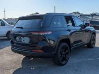 2024 Jeep Grand Cherokee Limited 4x4 4WD SUV AUTONATION Call (904) 637-7794 to confirm availability - April 27th - Image 6