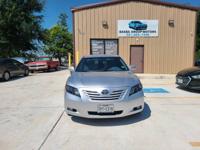 2009 Toyota Camry, clean title, no accidents, runs like new Houston - Image 3
