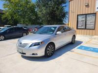 2009 Toyota Camry, clean title, no accidents, runs like new Houston - Image 4