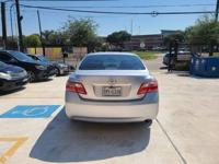 2009 Toyota Camry, clean title, no accidents, runs like new Houston - Image 9