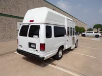 87K MILE FORD E-350 ADA VAN HANDICAPPED WHEELCHAIR LIFT FULLY SERVICED Irving, TX - Image 8