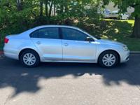 2011 Volkswagen Jetta S 5-spd manual Huntington valley / N.E. Philadelphia - Image 6