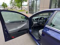 2013 Hyundai Sonata GLS 4D Sedan *Clean Title & Well Maintained* Financing Available - Image 9