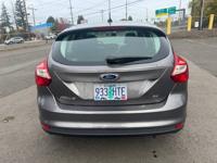 ***2014 Ford Focus SE Hatchback*** 27/37MPG - Heated Seats Tigard - Image 6