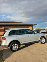 2008 Volkswagen Touareg 2 Aurora - Image 4