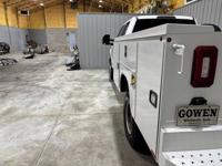 2017 Ford F350 DRW XL Extended Cab 4wd Utility Bed Mid TN - Image 8