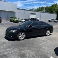 2010 Toyota Camry - FINANCING AVAILABLE! - Dealmaker Auto Sales - DEALMAKER AUTO SALES - - Image 3