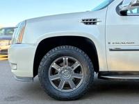 2007 Cadillac Escalade AWD — ONLY 93K MILES • FULLY LOADED Escalade in Beaverton - Image 9
