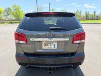 2012 Kia Sorento AWD Clean title Salem - Image 4