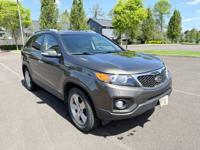 2012 Kia Sorento AWD Clean title Salem - Image 6
