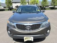 2012 Kia Sorento AWD Clean title Salem - Image 7